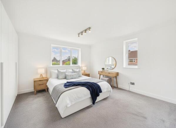 5 bed Detached for sale Image 10