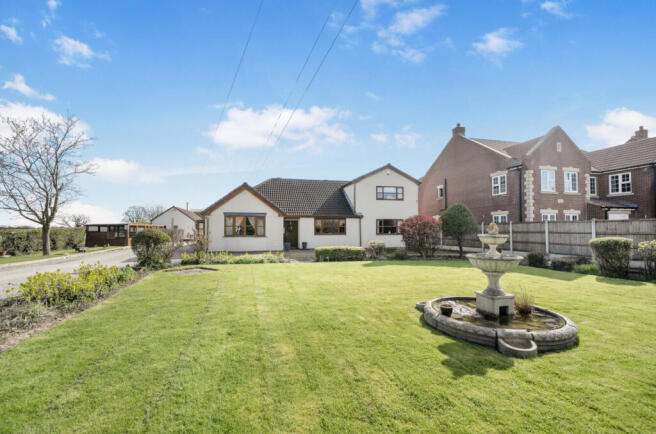 5 bed Detached for sale Image 5