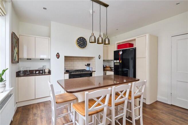 4 bed Semi-Detached for sale Image 7