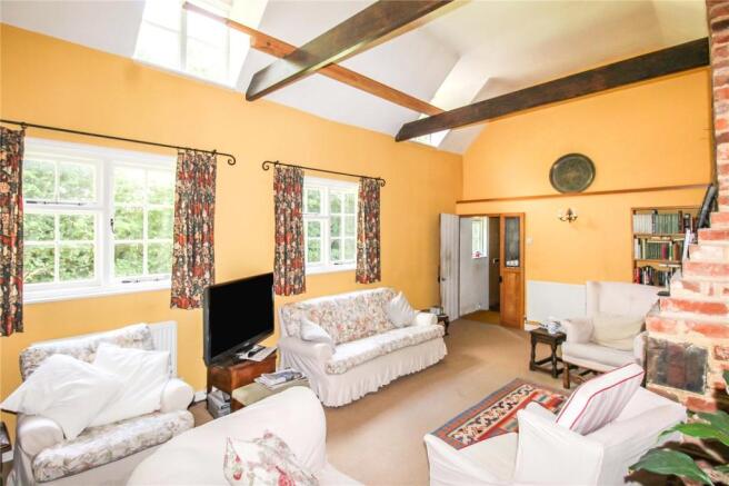 Living room - View 2