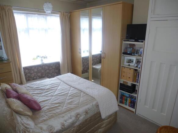 Bedroom1a.JPG