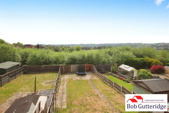 LARGE ENCLOSED REAR GARDEN