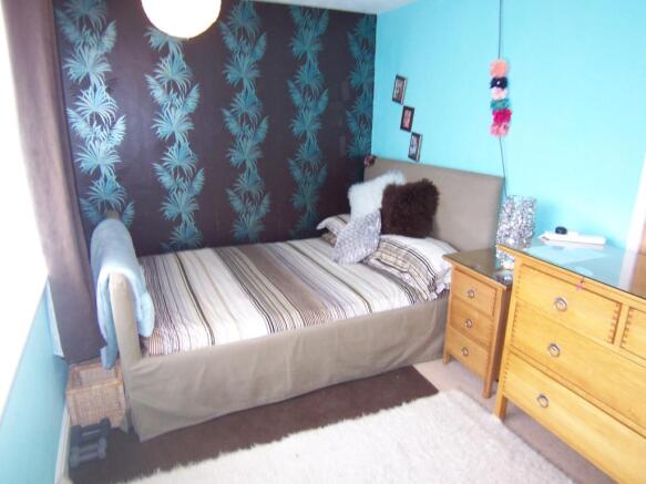 BEDROOM 2
