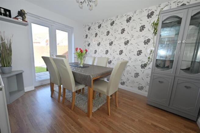 4 bed Detached for sale Image 6
