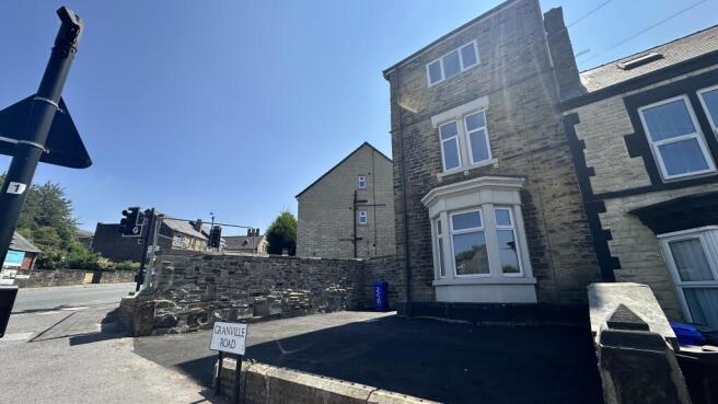 4 bed Semi-Detached to rent Image 12