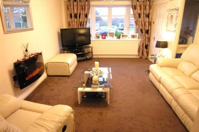 LOUNGE VIEW 2