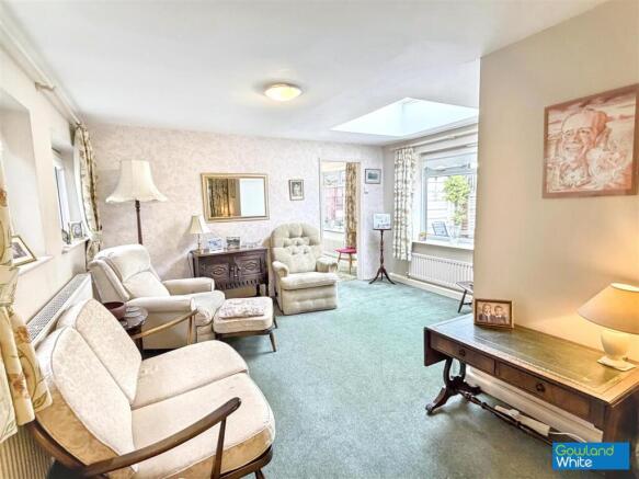 4 bed Semi-Detached for sale Image 9