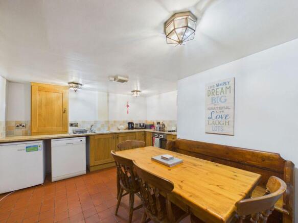 4 bed Cottage for sale Image 4