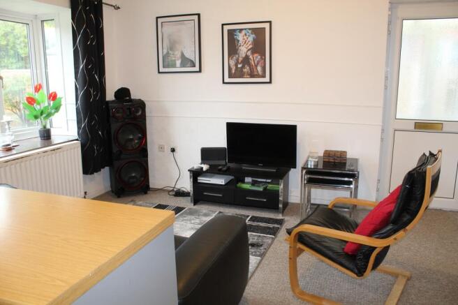 Studio Lounge Picture 2