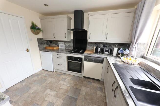 3 bed Link Detached House for sale Image 10