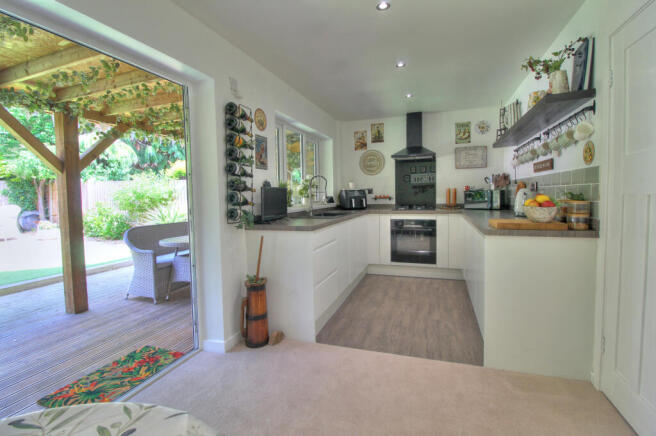 Shakespeare Drive, Kidderminster, DY10 photo 3