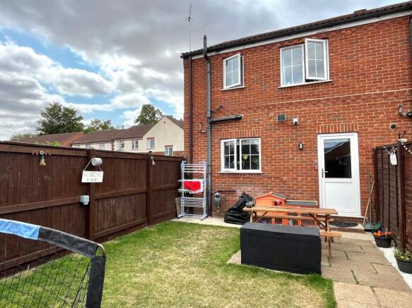 3 bed Semi-Detached for sale Image 12