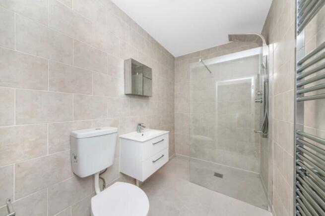 Studio to rent Image 9