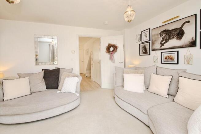 3 bed Semi-Detached for sale Image 7
