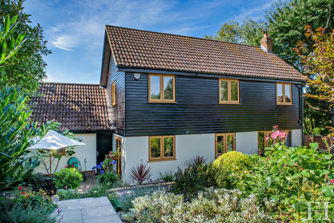 8616740-exteriorW...
