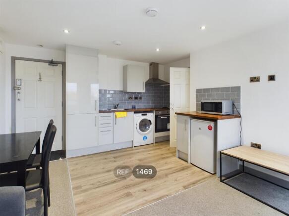 Kitchen & Living area