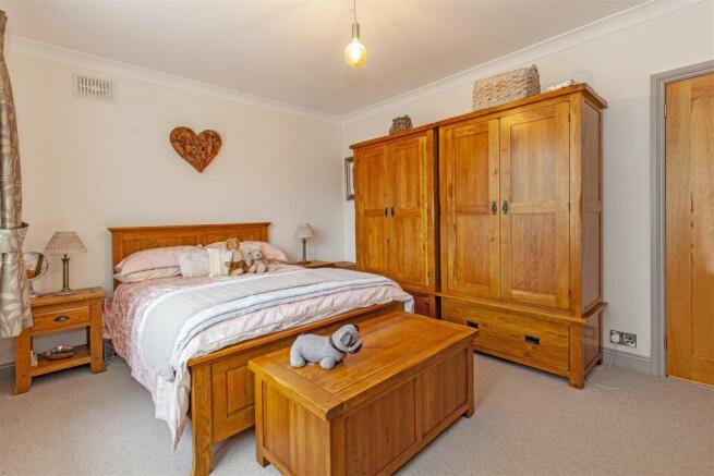 Bedroom 1-2.jpg