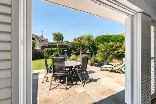 West Drive, Ferring, Worthing, West Sussex, BN12 photo 4