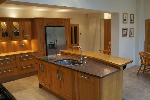 LIVING/DINING KITCHE