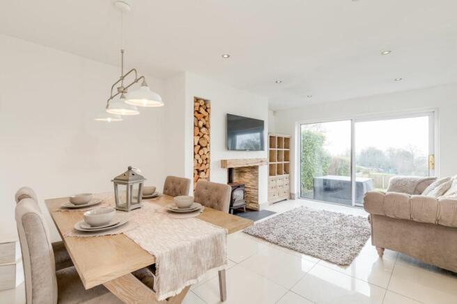 Kitchen / Dining / Family room