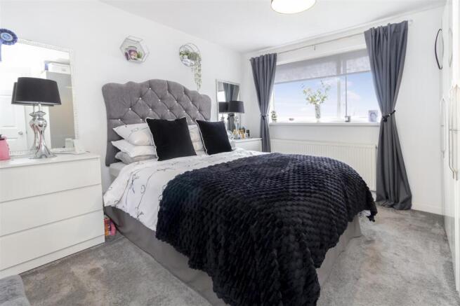 Bedroom 1.jpg