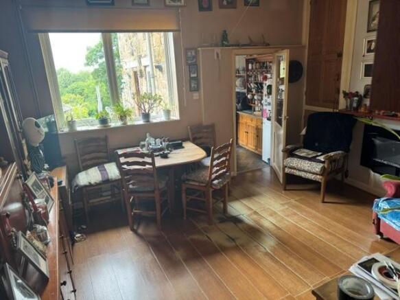 5 bed Town House for sale Image 10