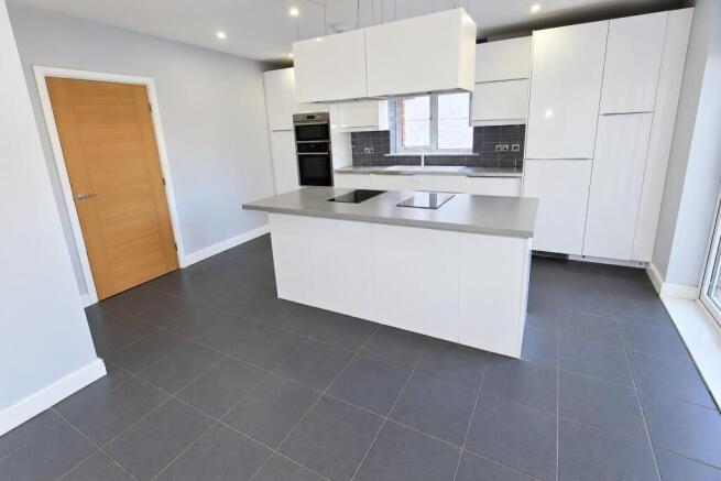 Kitchen7.jpg