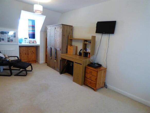 BEDROOM 4/OFFICE/GAMES ROOM