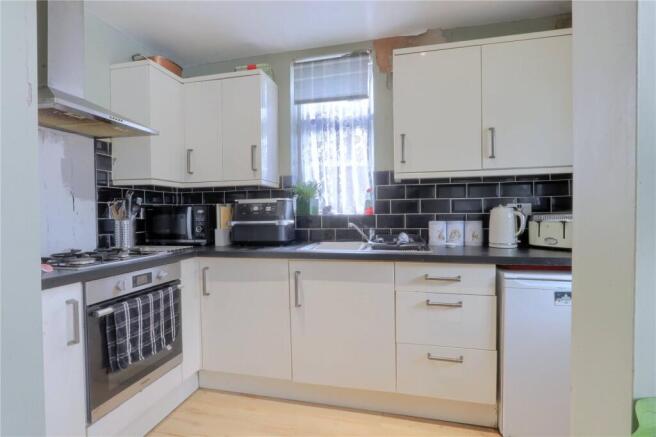 3 bed Semi-Detached for sale Image 7
