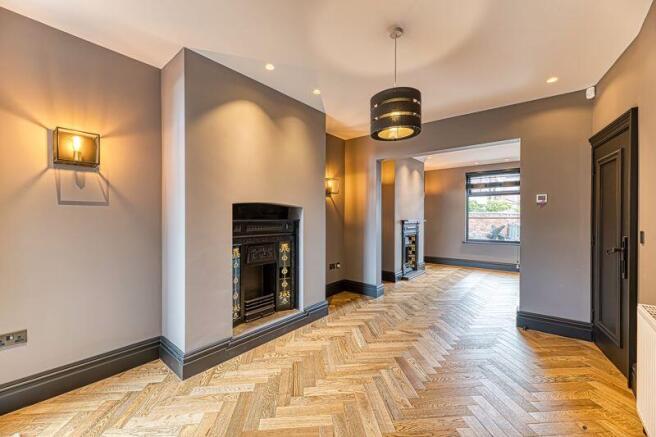 Lounge/Dining Room