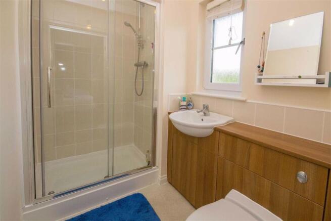 EN SUITE SHOWER ROOM