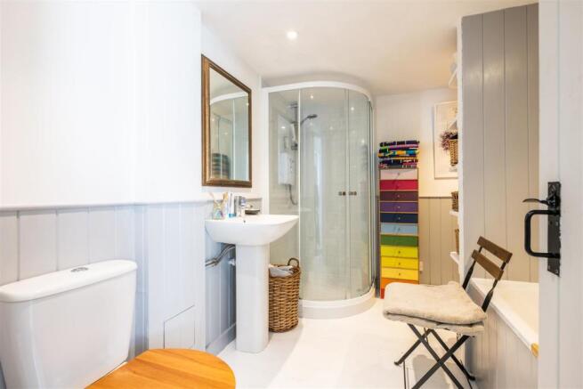 19 Paygate Cottages BN8 5RL-18.jpg