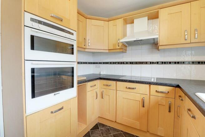 2 bed Apartment for sale Image 6