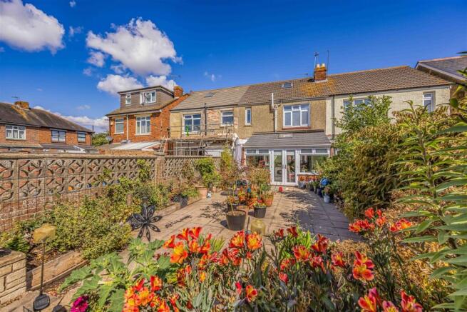 4 Wesley Grove, Copnor-Small-PorticoMarketing-Sold