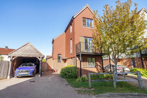 Chervil Close, Godalming, GU7