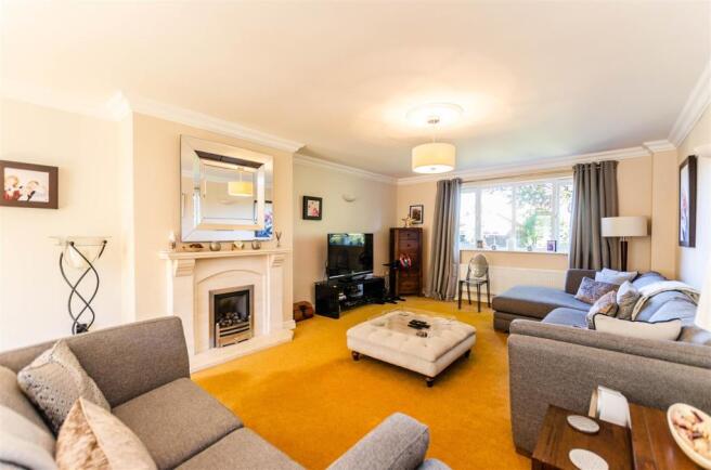 The Street, Brundall-1.jpg