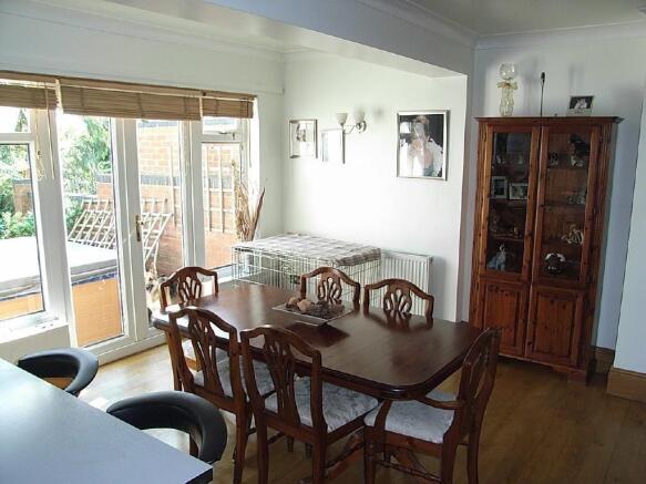 FAMILY DINING ROOM
