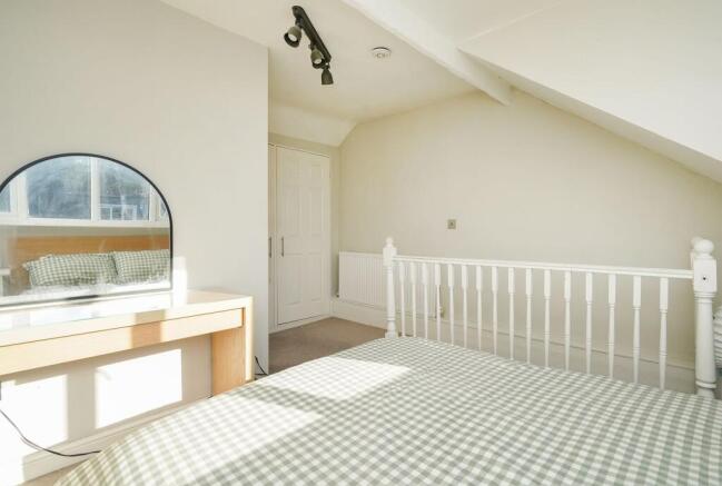 3 bed Terraced for sale Image 10