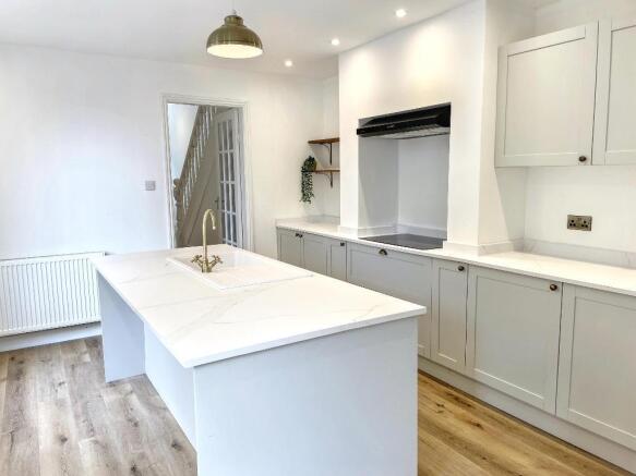 4 bed Terraced for sale Image 5
