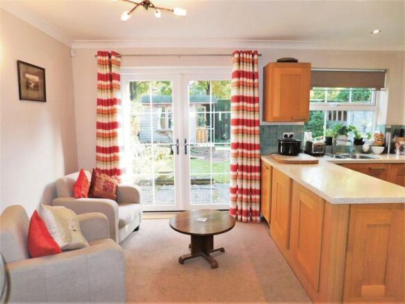 Kitchen / Fami...