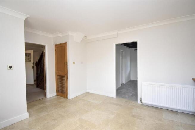 4 bed Detached to rent Image 12