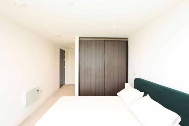2 bed Apartment to rent Image 11