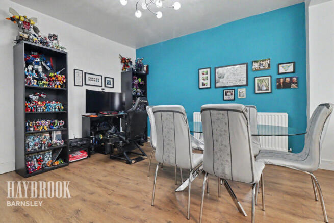 4 bed Cottage for sale Image 7