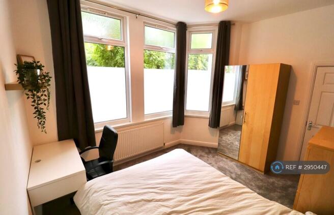1 bed House Share to rent Image 7