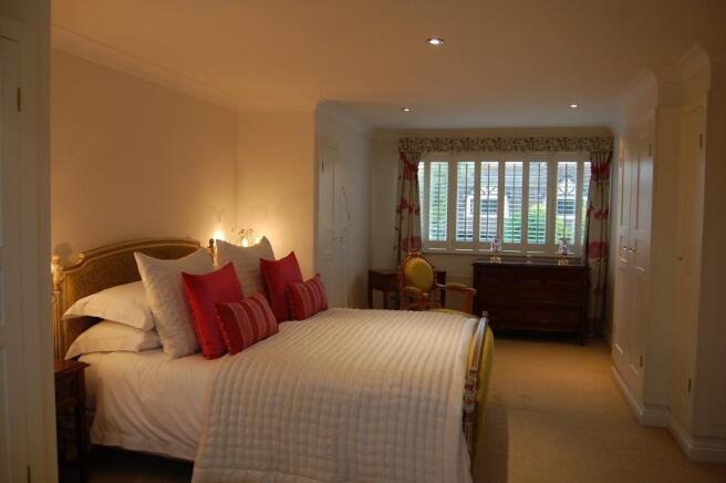 MAIN BEDROOM
