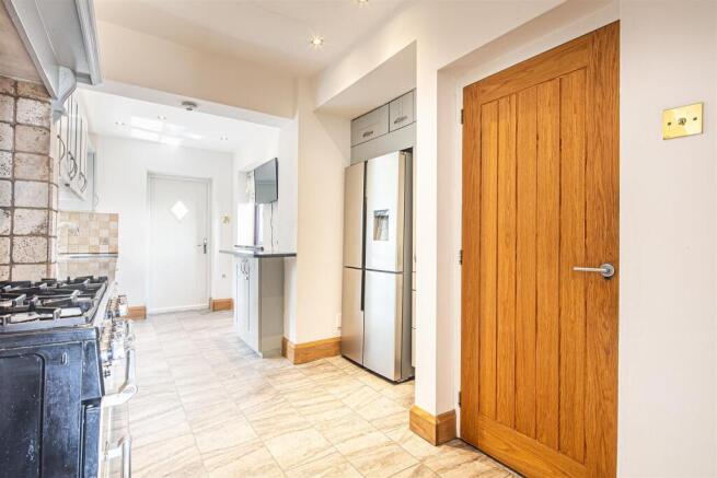3 bed Semi-Detached for sale Image 9
