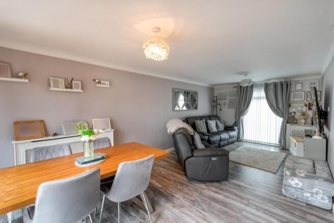 Lingfoot Crescent, Sheffield, S8 photo 4