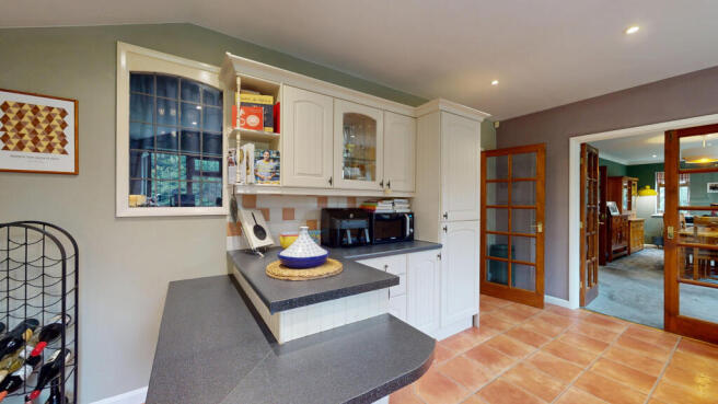 4 bed Detached for sale Image 11