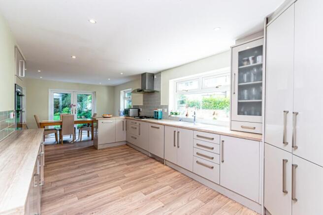 Kitchen/Breakfast Ro