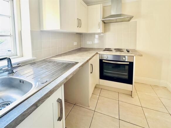 6a Prings Court 7.JPG